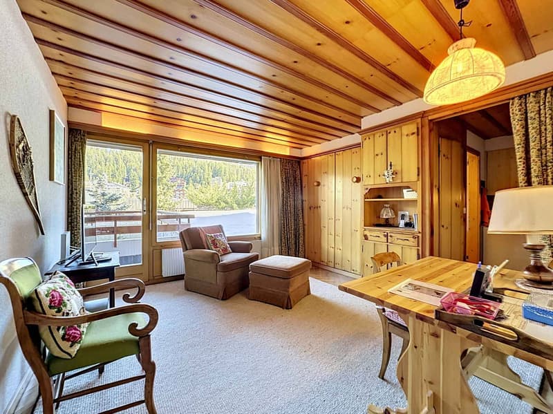6.5-room attic apartment facing the golf course with superb views + studio (12)