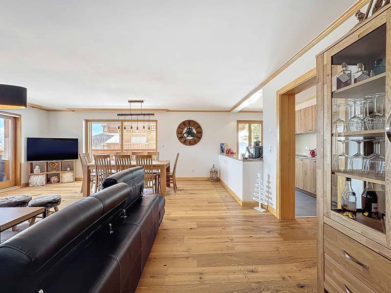 Magnificent 4.5-room apartment with garden and beautiful view (5)
