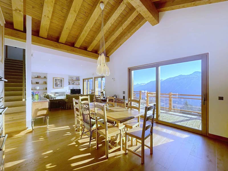 RARE - MAGNIFICENT 5 BEDROOM CHALET WITH PANORAMIC VIEW (5)