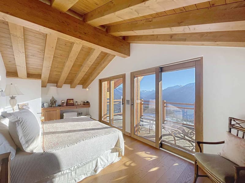 RARE - MAGNIFICENT 5 BEDROOM CHALET WITH PANORAMIC VIEW (6)