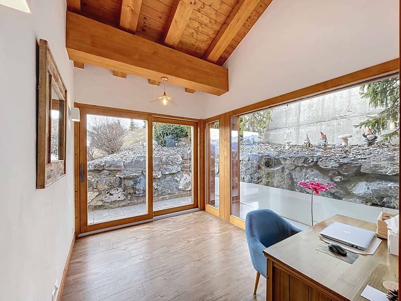 RARE - MAGNIFICENT 5 BEDROOM CHALET WITH PANORAMIC VIEW (10)