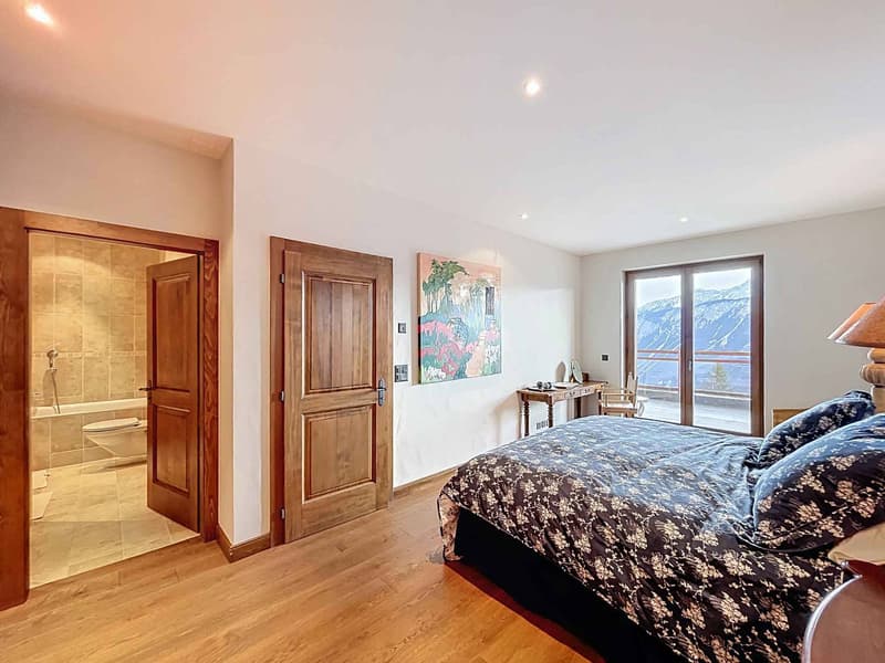 RARE - MAGNIFICENT 5 BEDROOM CHALET WITH PANORAMIC VIEW (7)
