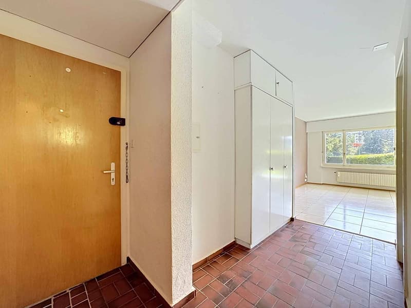 Charming ground-floor studio close to the city center (8)