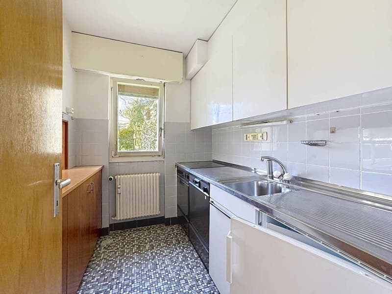 Charming ground-floor studio close to the city center (6)