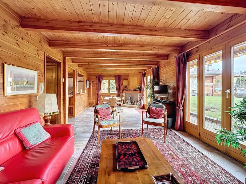 Estate with 2 individual chalets connected by basements (9)