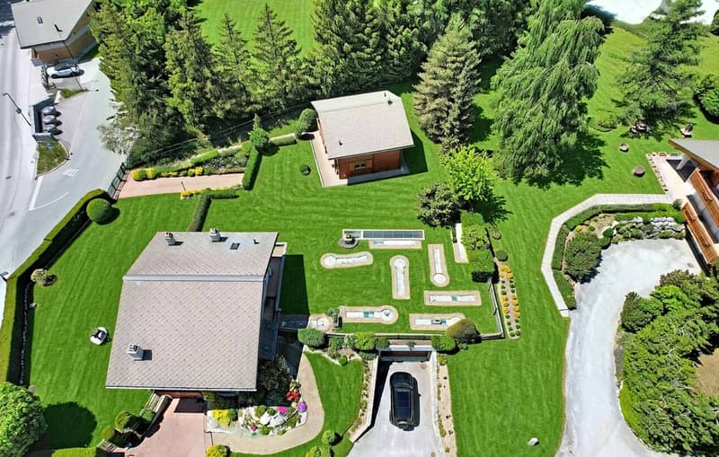 Estate with 2 individual chalets connected by basements (3)