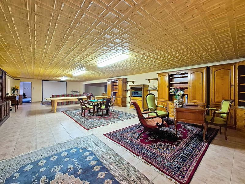 Estate with 2 individual chalets connected by basements (7)