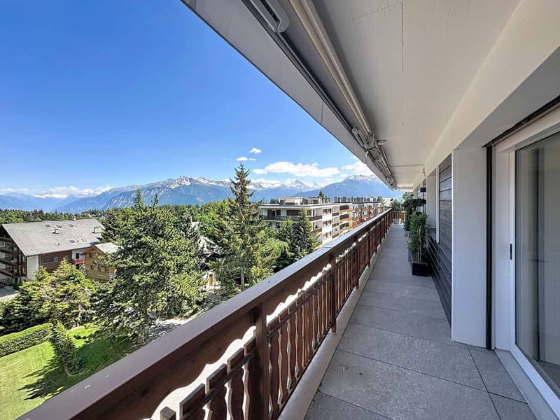 Exceptional situation in the heart of Crans with panoramic views (4)