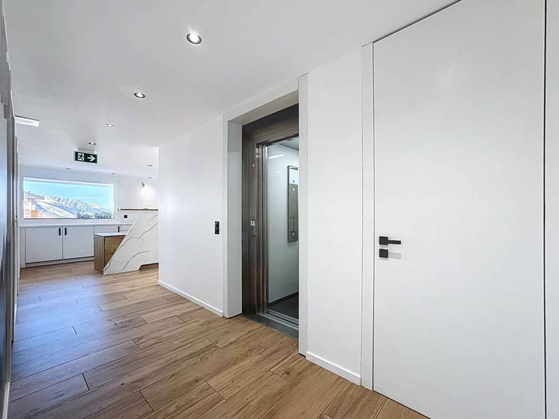 Exceptional situation in the heart of Crans with panoramic views (9)