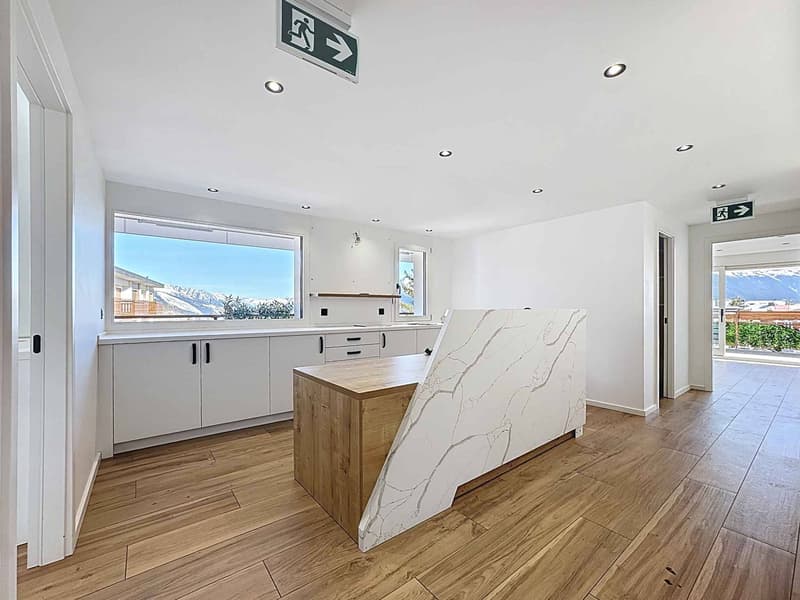 Exceptional situation in the heart of Crans with panoramic views (6)