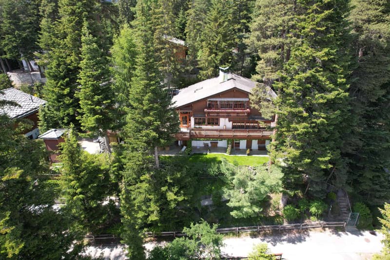 Prächtiges Chalet mit Pool und Spa, abgelegen (2)