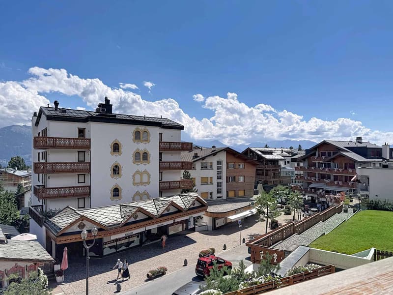 RARE - Au coeur de la station, appartement neuf de 4.5 pièces avec vue (2)
