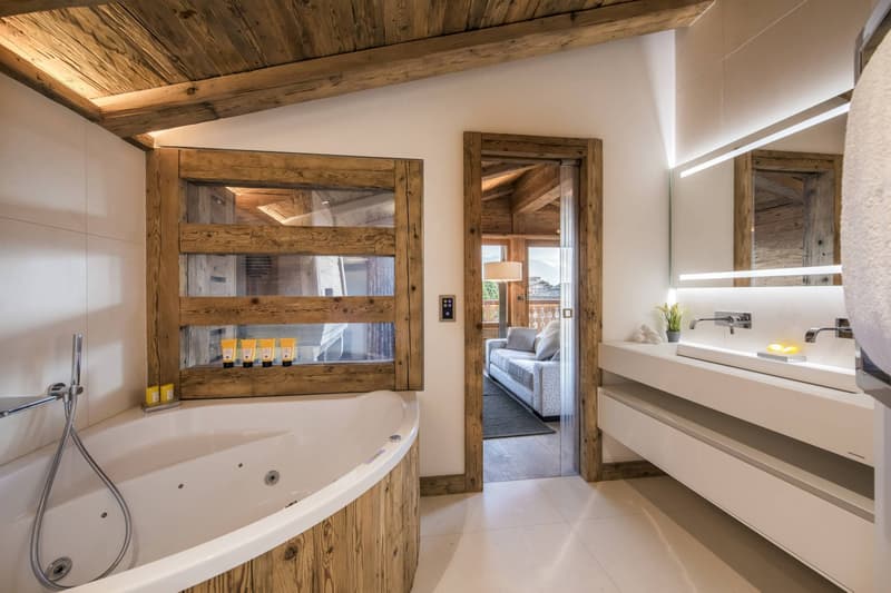 Exceptional Chalet in the Heart of the Resort (8)