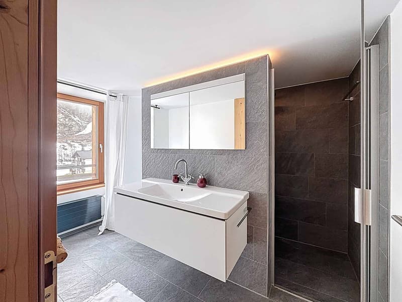 Charming 3-room apartment in the heart of Randa (5)