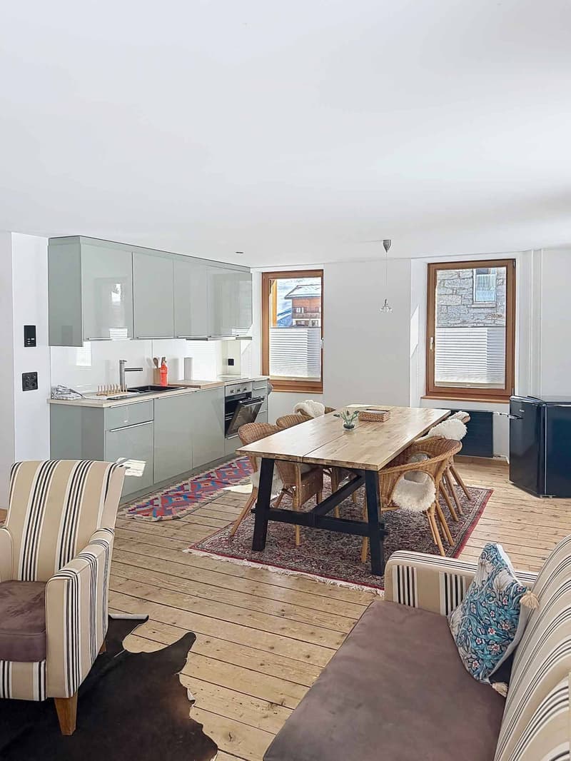 Bel appartement de 4 pièces duplex au centre de Randa (1)