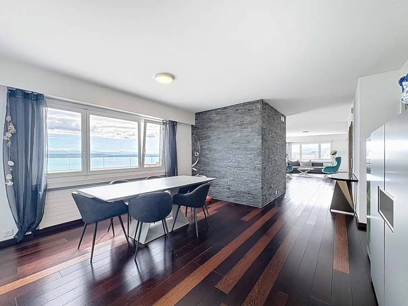 Penthouse di lusso con 6,5 locali che domina il lago e le montagne (4)