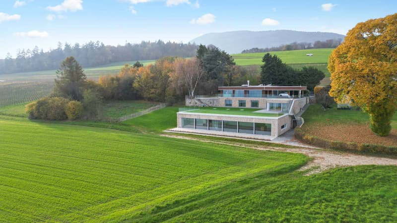 Exceptional 12-room residence with pool (9)