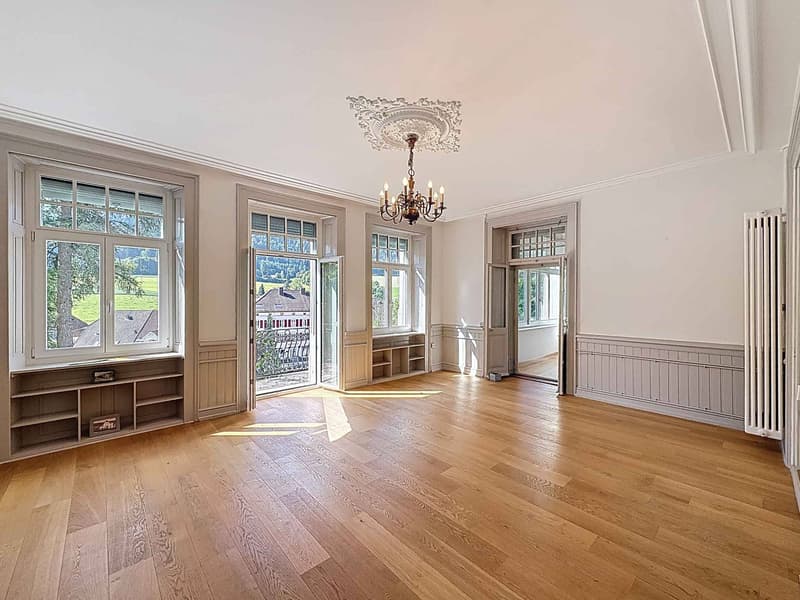 Manor house in the heart of the Bernese Jura (2)