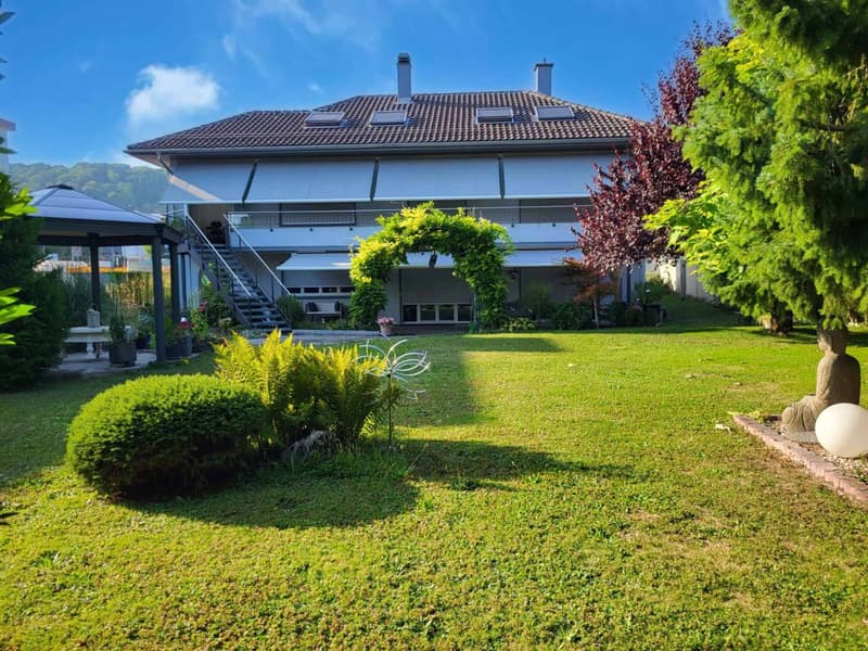 Charming 8.5-room property with terrace and large garden (1)