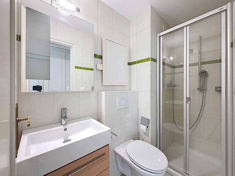 Elegantes 4.5-Zimmer-Wohnung mit Balkon in Auvernier, zwischen See und Weinbergen (10)