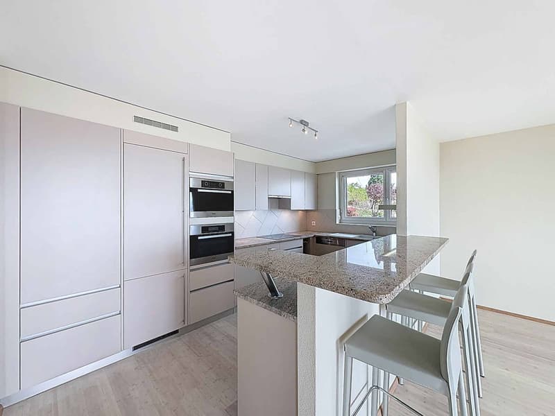 Elegantes 4.5-Zimmer-Wohnung mit Balkon in Auvernier, zwischen See und Weinbergen (4)