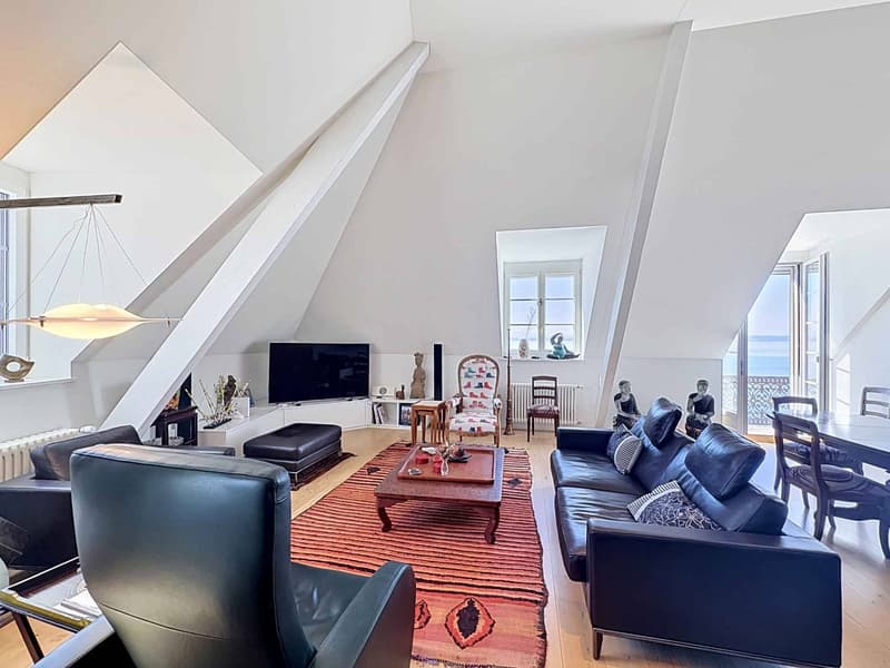 Elegant 5-room character apartment in the heart of Neuchâtel (3)