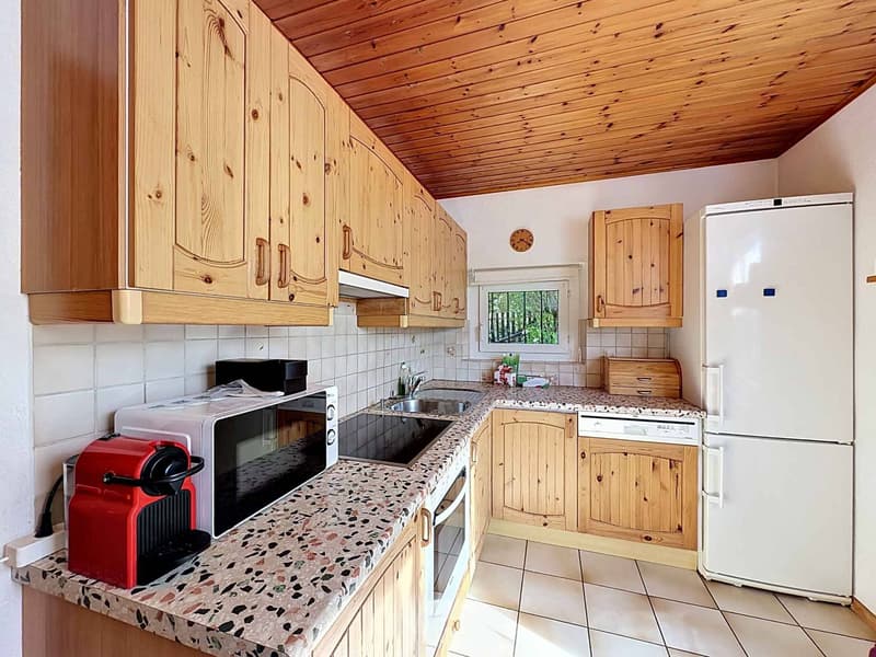 A character house to renovate in the heights of La Chaux-de-Fonds (5)