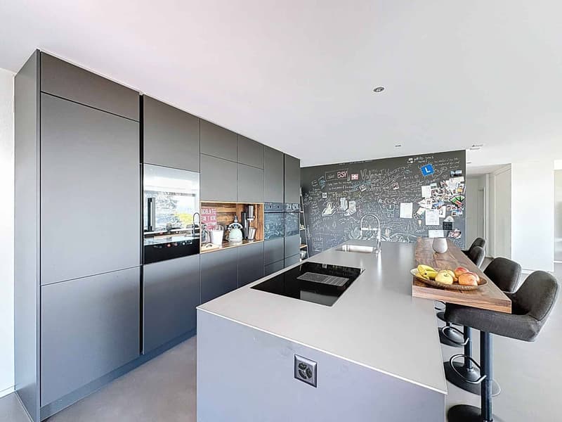 High-standard villa in the heart of the vineyards with breathtaking lake views (4)