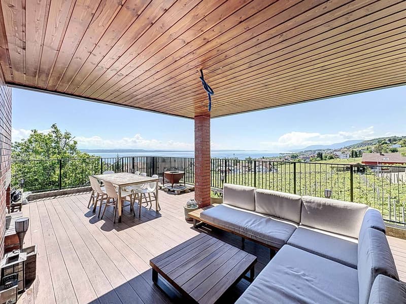 High-standard villa in the heart of the vineyards with breathtaking lake views (5)