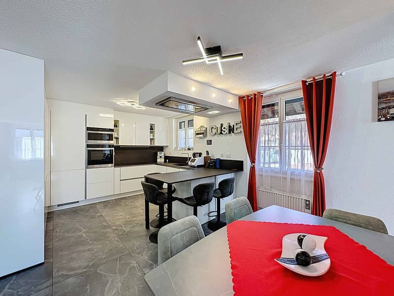 Duplex mit Charme im Herzen von Dombresson (2)
