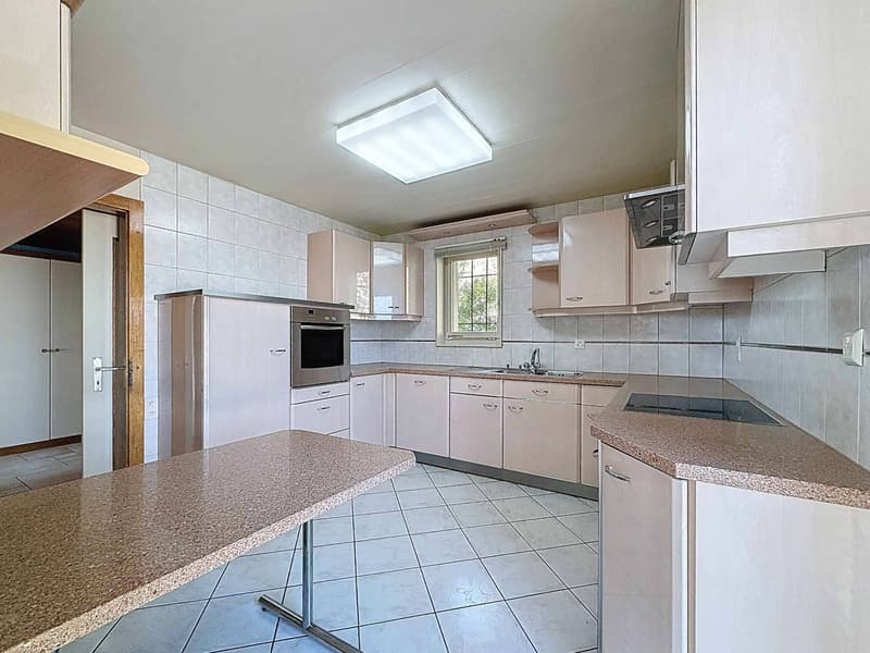 Elegant single-family house with 6.5 rooms, terrace and breathtaking view (3)