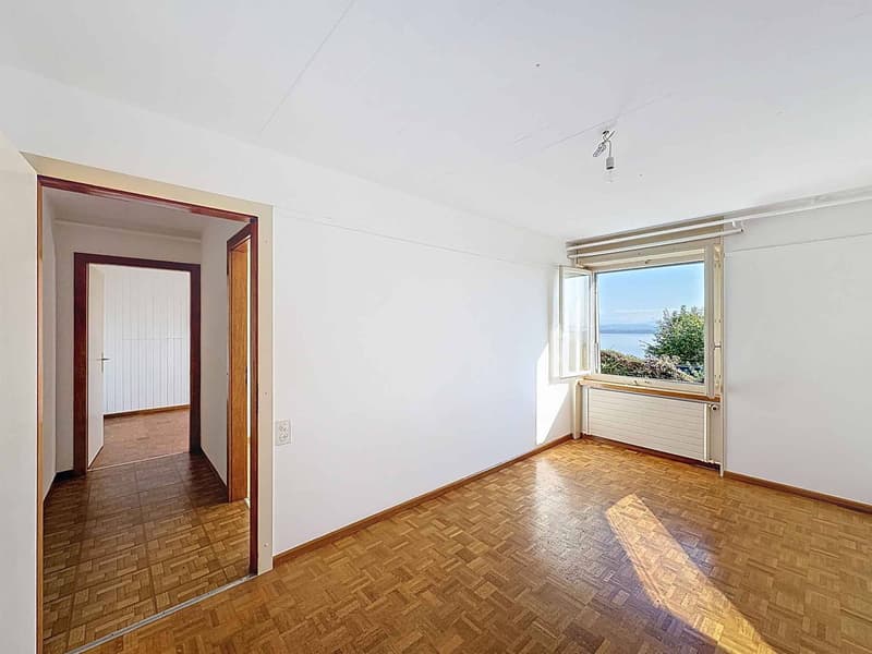 Elegant single-family house with 6.5 rooms, terrace and breathtaking view (7)