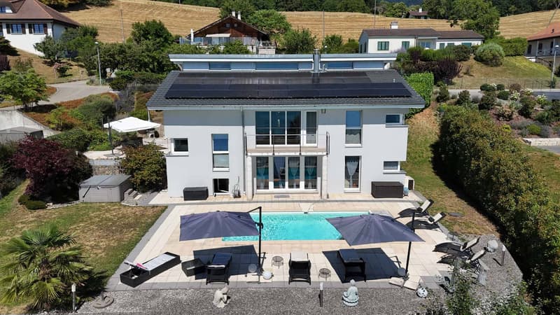Un écrin contemporain face au lac, où luxe, lumière et sérénité ne font qu'un (1)