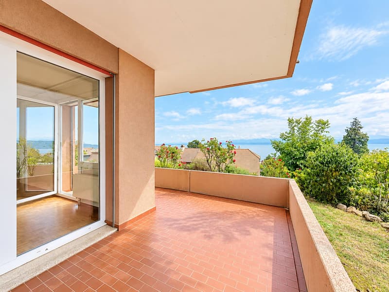 Un appartement généreux avec vue sur le lac et les Alpes (8)