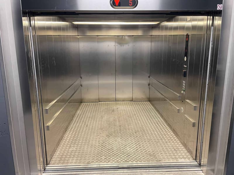 Surface de bureaux de 375 m² au cur des Acacias (9)