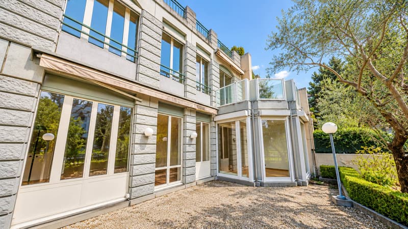 À vendre : Hôtel particulier familial - Rive gauche (1)