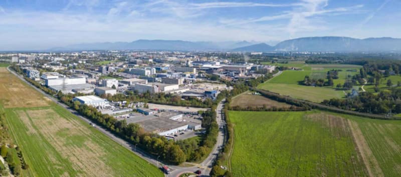 BÂTIMENT MULTIFONCTIONNEL DE 3 NIVEAUX À MEYRIN (1)