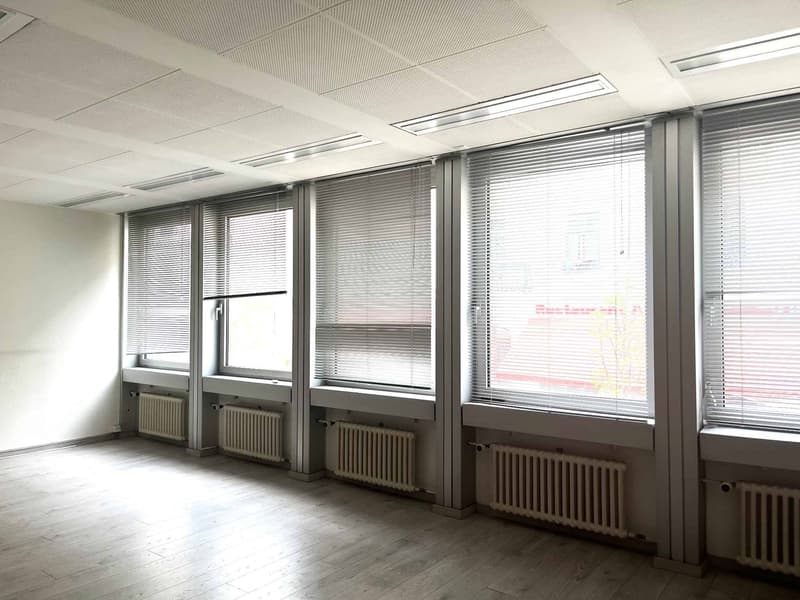 Emplacement stratégique : bureaux 70m² (3)