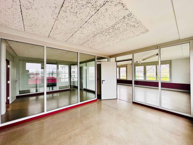 Office space of 350 m² for sale in Nyon (2)