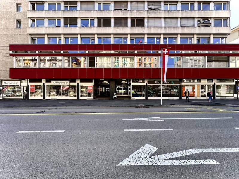 Bureaux, locaux de 128 m2 à louer à la Chaux-de-Fonds (1)