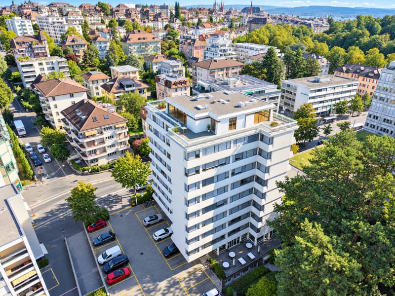 Cour 61 - 900 m² - Une adresse (1)