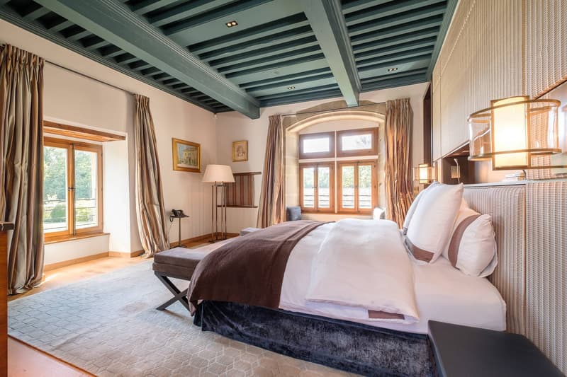 Splendid character property (4)