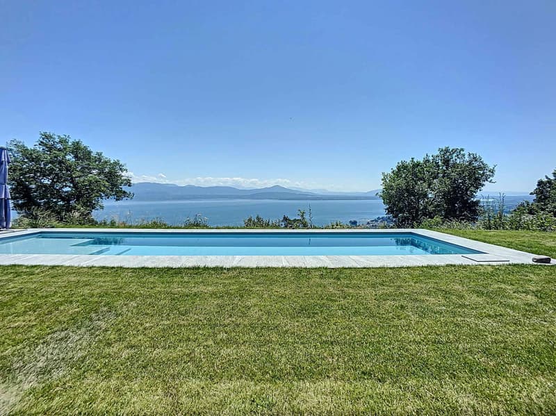 Beautiful renovated property with pool and breathtaking view (2)