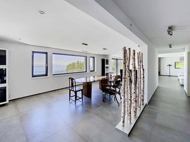 Beautiful renovated property with pool and breathtaking view (5)