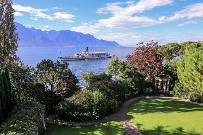 Perle architecturale au bord du lac (1)