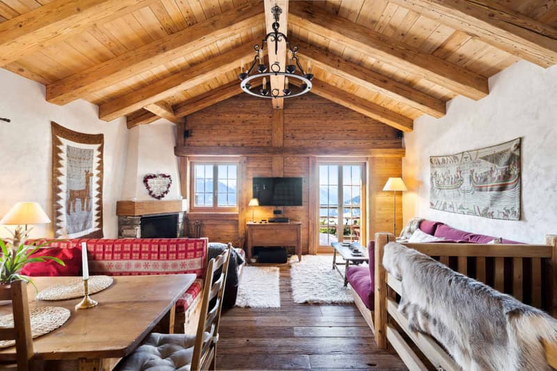 Charming ski-in / ski-out chalet (2)