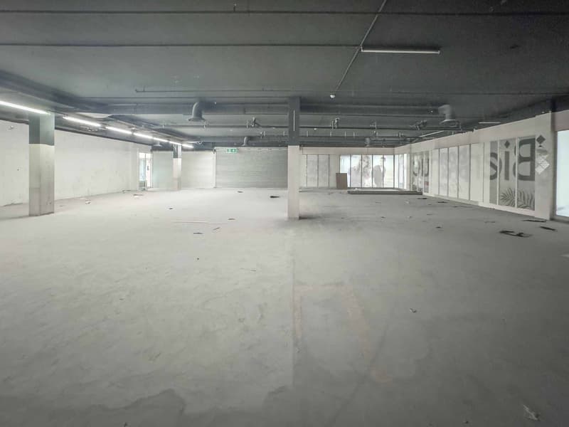 Superba arcata divisibile in un centro commerciale con grande visibilità (3)