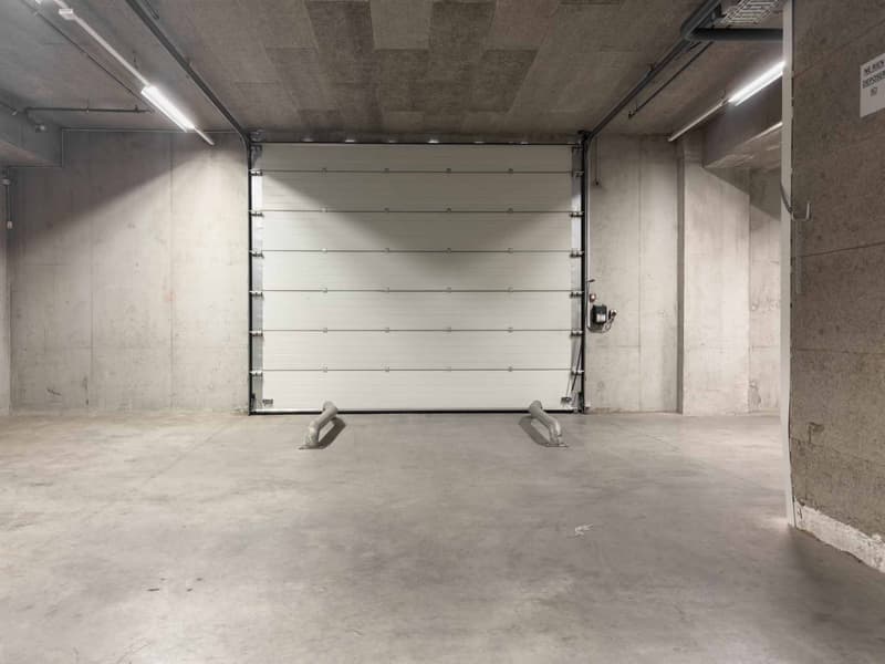Magnifico magazzino logistico di 1'000m² con banchine di carico (8)