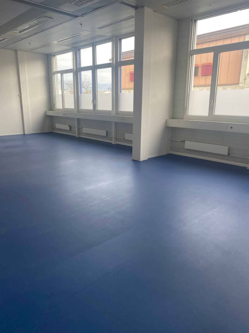 92 m2 workshop on the upper ground floor FTI zone (4)