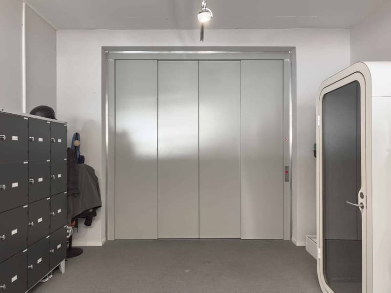 Offices of 350 m² in Meyrin (10)